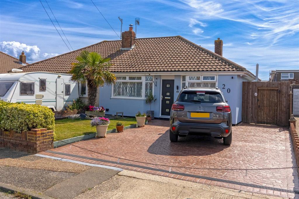 The Crescent, Lancing 2 bed semidetached bungalow for sale £425,000