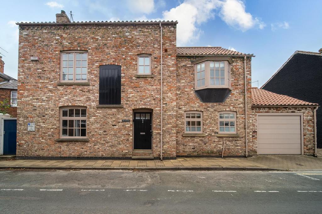 Minster Beverley, HU17 8HP 4 bed detached house £625,000