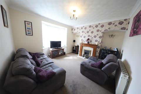 2 bedroom house for sale, Ledbury Road, Hull