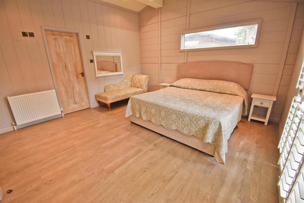 Bedroom 1.1.jpg