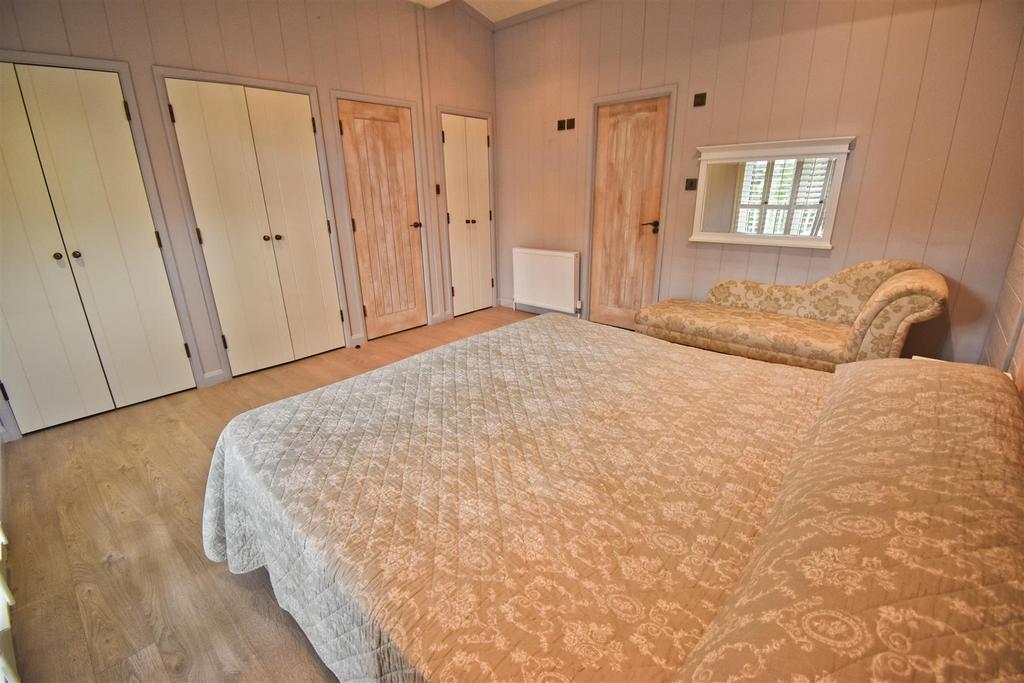 Bedroom 1.2.jpg