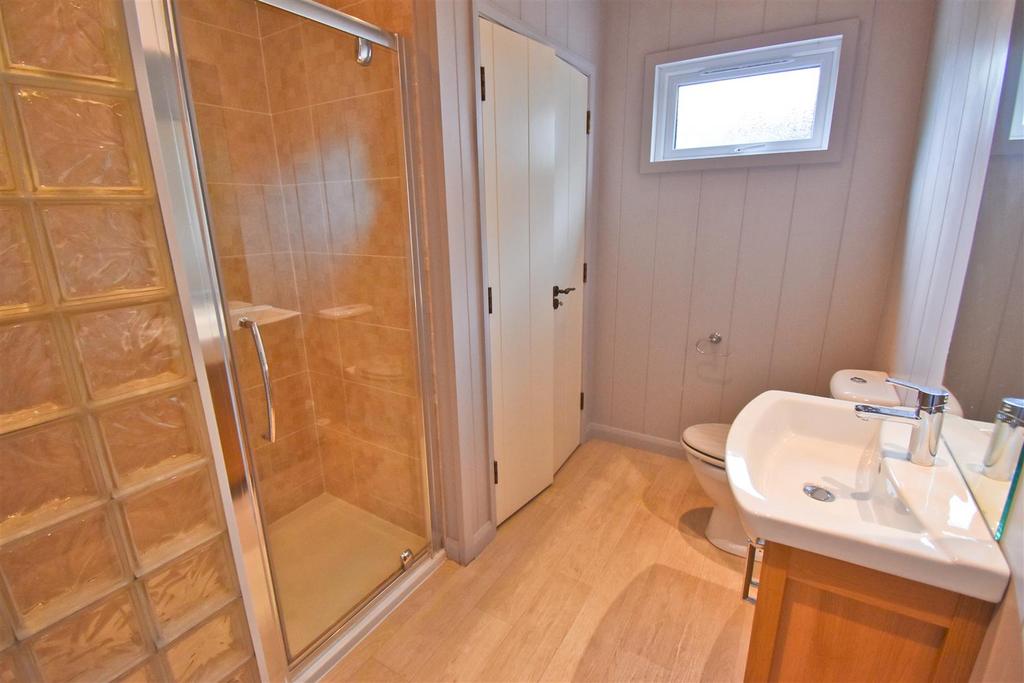 Shower Room.jpg