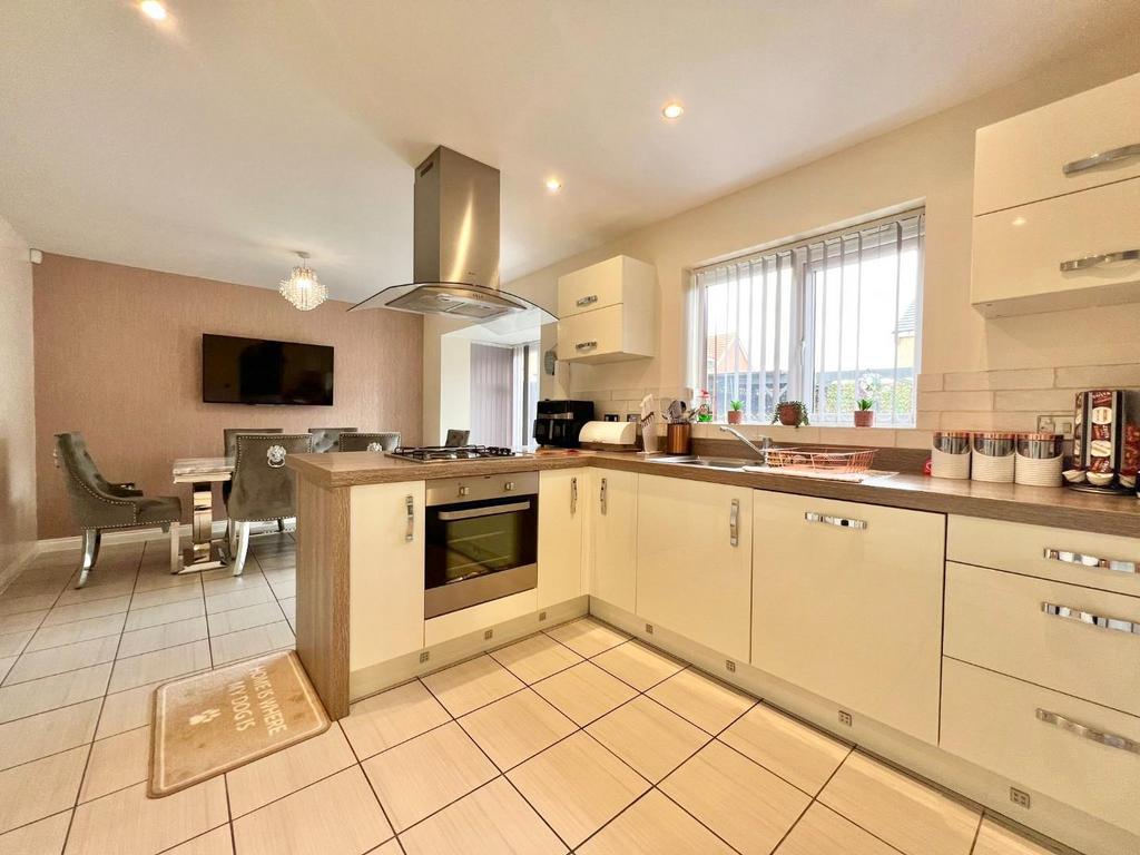 Hazelwood Drive, Barnsley 4 bed house for sale £315,000