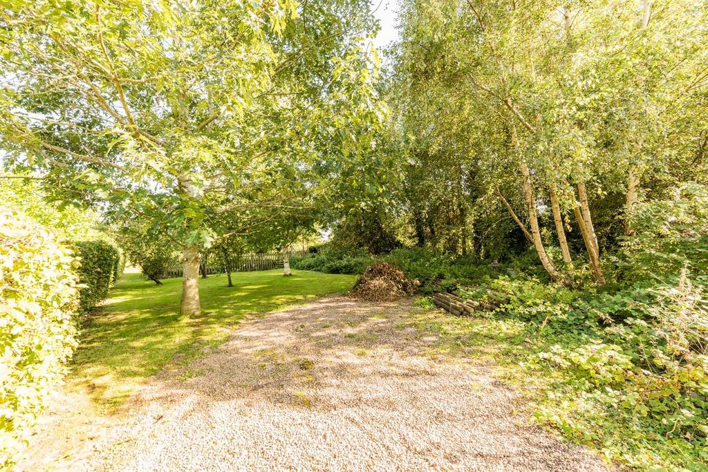 Daisy Cottage, Worcester Road... 3 bed cottage for sale £450,000