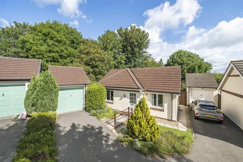 2 Jeffs Way, Axminster, EX13 5ND