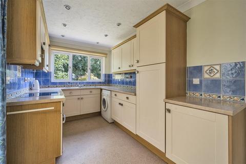 2 Jeffs Way, Axminster, EX13 5ND