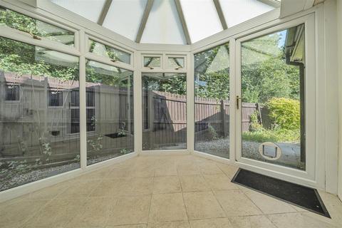 2 Jeffs Way, Axminster, EX13 5ND