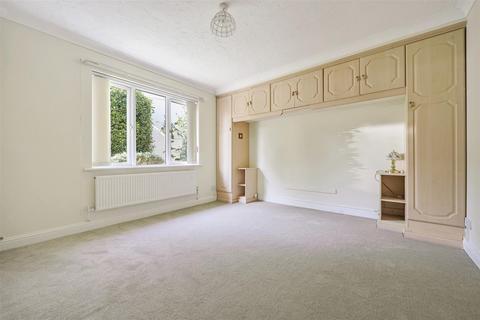 2 Jeffs Way, Axminster, EX13 5ND