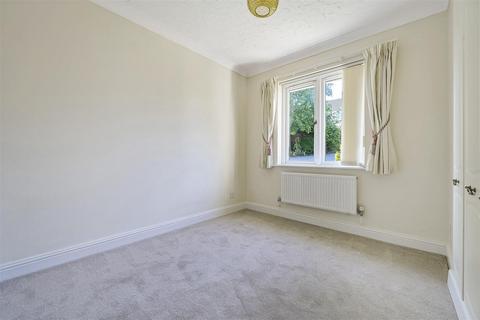 2 Jeffs Way, Axminster, EX13 5ND