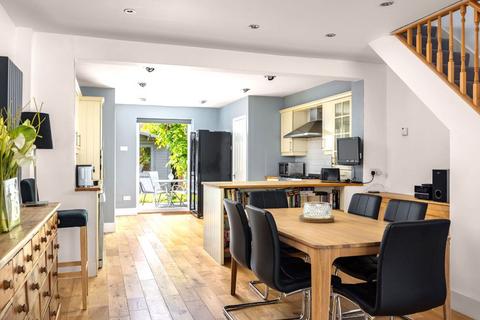 43 Chestnut Road, Twickenham, TW2 5QZ