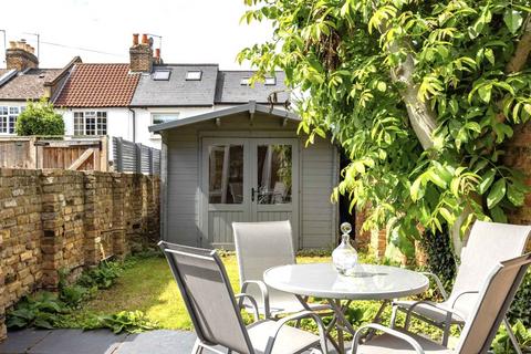 43 Chestnut Road, Twickenham, TW2 5QZ