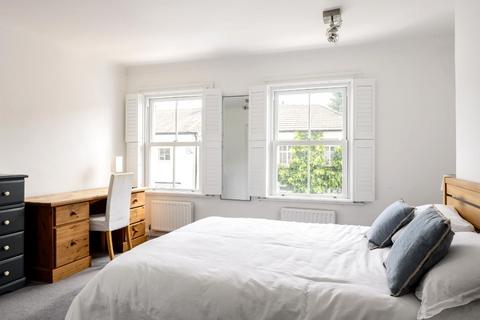 43 Chestnut Road, Twickenham, TW2 5QZ
