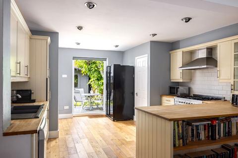 43 Chestnut Road, Twickenham, TW2 5QZ