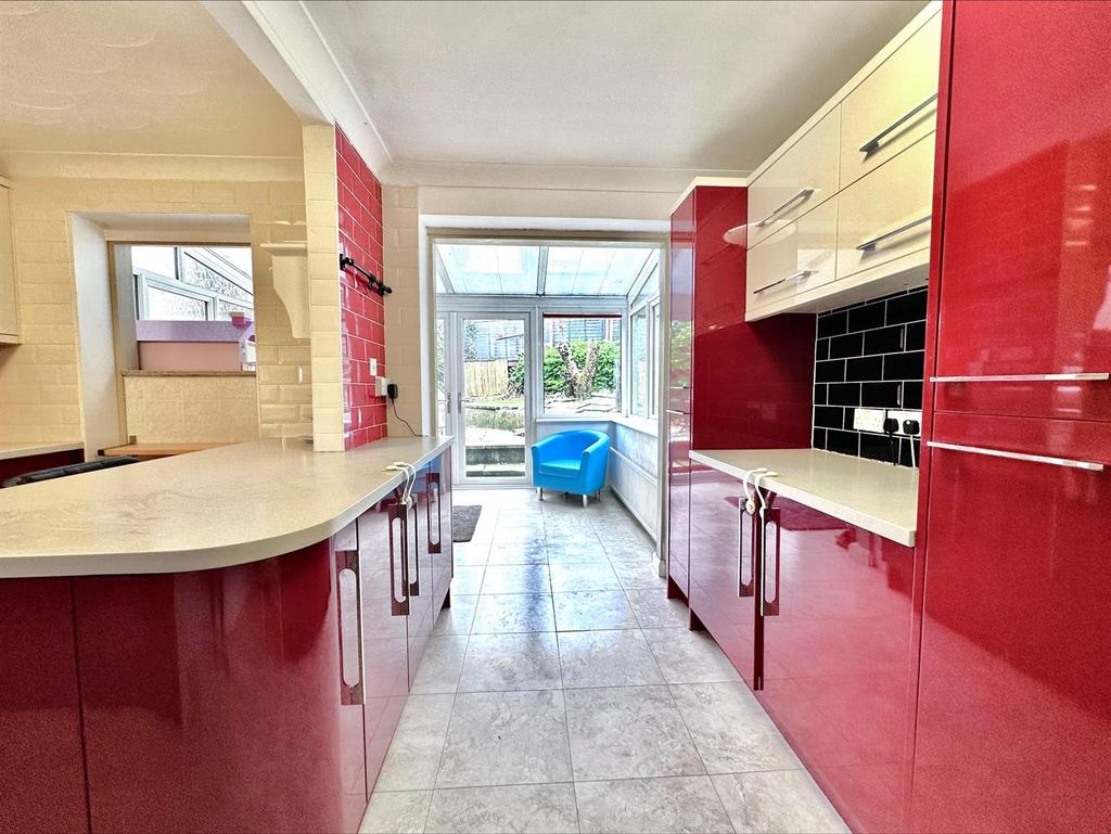 Edendale, Castleford 3 bed detached house £200,000