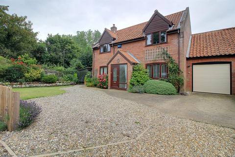 Stoneleigh Blacksmiths Close, Wood Norton, Dereham, NR20 5UA