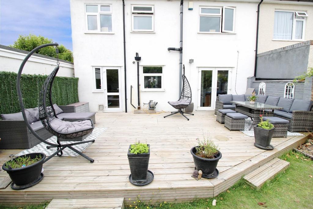 Decking Area View 3