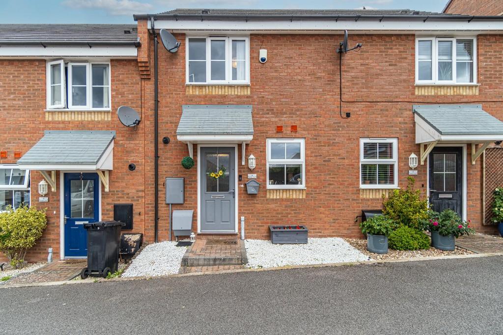 Haslingden Crescent, Lower Gornal 2 bed terraced house for sale £180,000