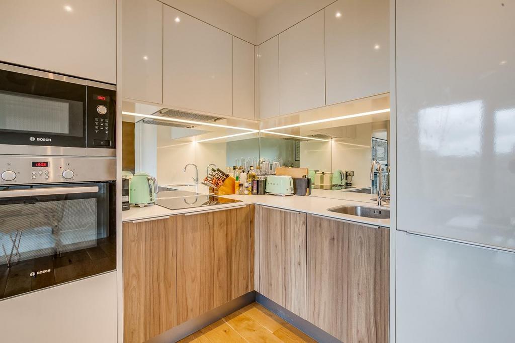 Camberwell Passage 1, Apt 311-9.jpg