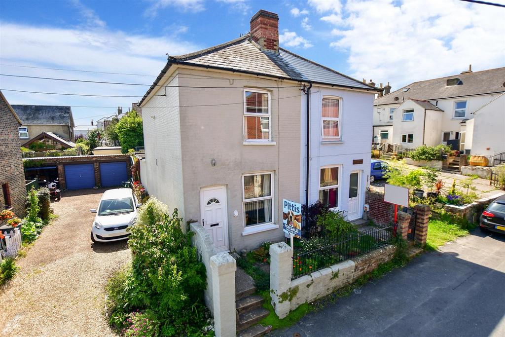 Blackbridge Road, Freshwater, Isle of Wight 2 bed semidetached house