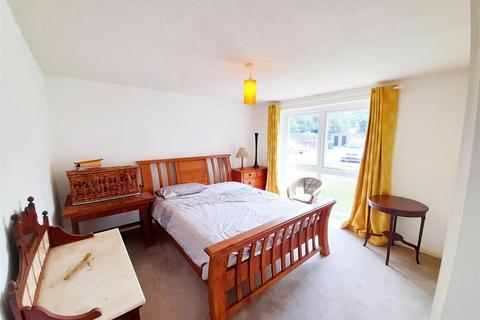 2 bedroom flat for sale, Marden House, Barnham
