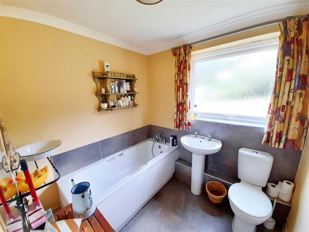 Bathroom 1 new.jpeg