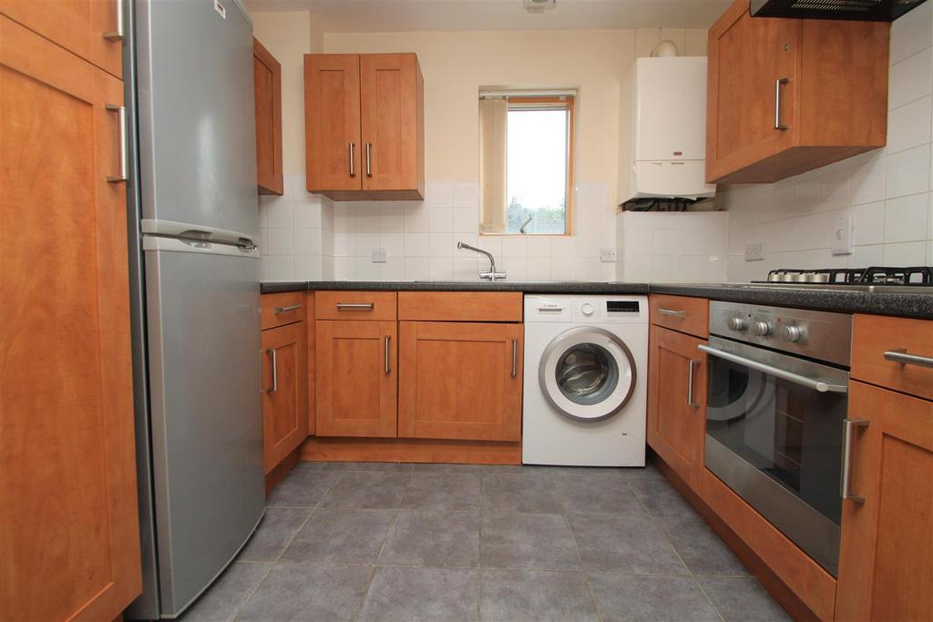 4 - Kitchen.jpg