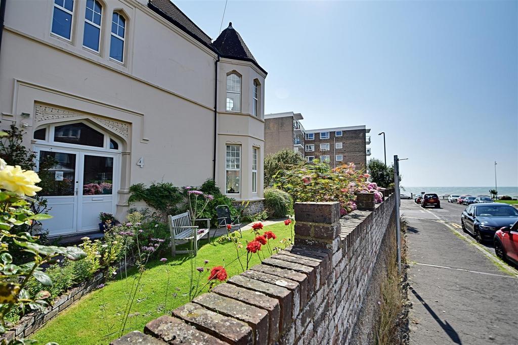 Dorset Road South, BexhillOnSea 1 bed flat for sale £269,000