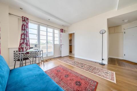 Studio to rent, Broadwalk Court,  Palace Gardens Terrace,  W8