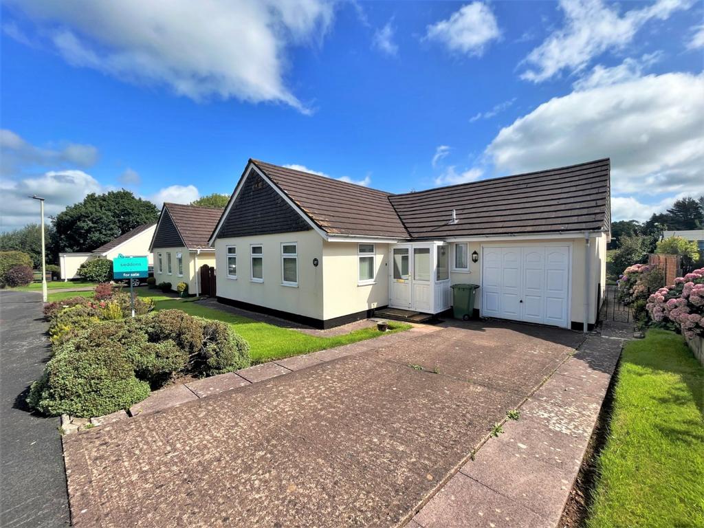 Lakelands Close, Witheridge, Tiverton, Devon, EX16 3 bed bungalow for