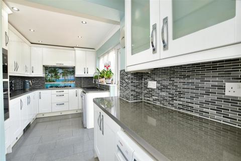 4 bedroom end of terrace house for sale - Chadwell Heath Lane, Chadwell Heath, Essex