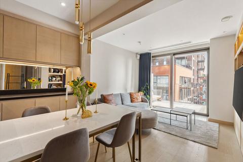 2 bedroom flat for sale, Legacy building, 1 Viaduct Gardens, London SW11