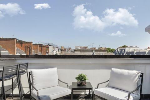 3 bedroom flat to rent, 21-22, Prince of Wales Terrace, London