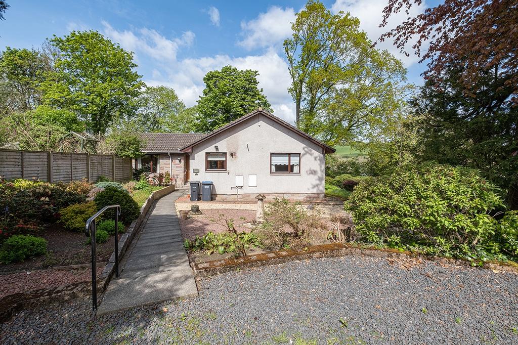 Hampton Loade, Roberts Avenue... 4 bed property £280,000