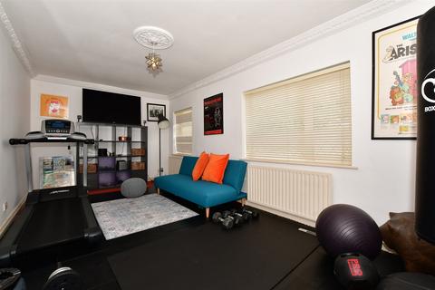Medina Pescot Avenue, Longfield, DA3 7NA