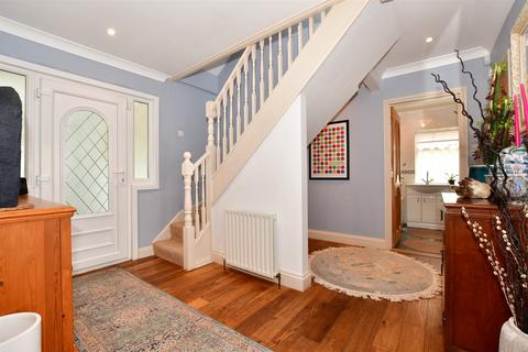 Medina Pescot Avenue, Longfield, DA3 7NA