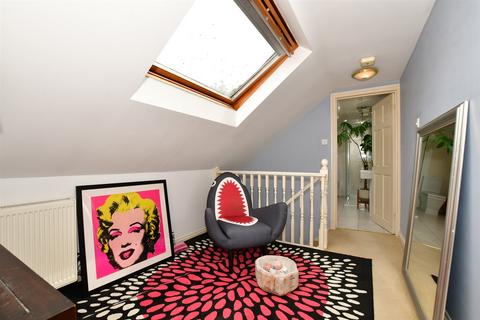 Medina Pescot Avenue, Longfield, DA3 7NA