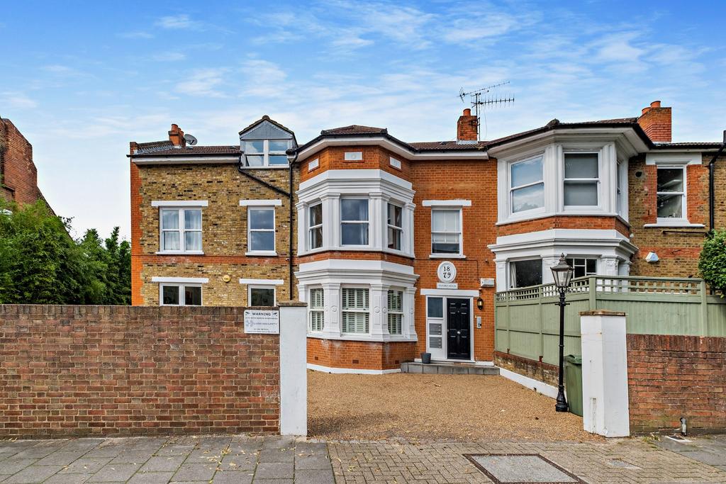 Flat, Telford House, Kirkstall Road, London 2 bed apartment for sale