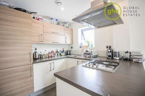 3 bedroom flat to rent, 36C English Street, Bow, London