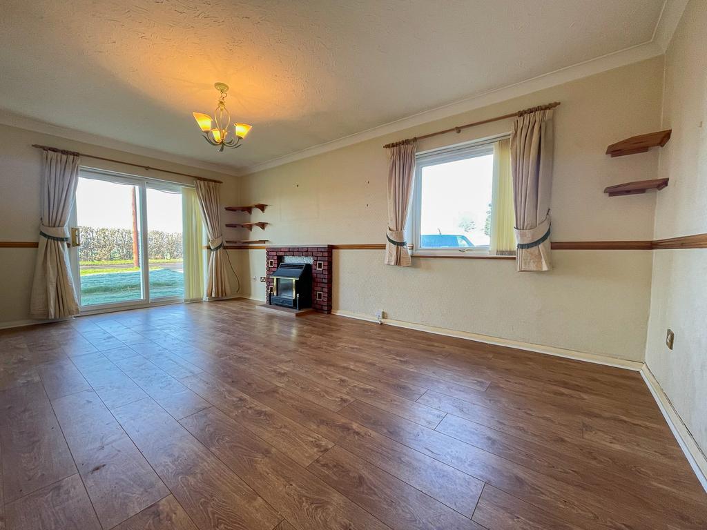 28 Crest Ct - Living dining