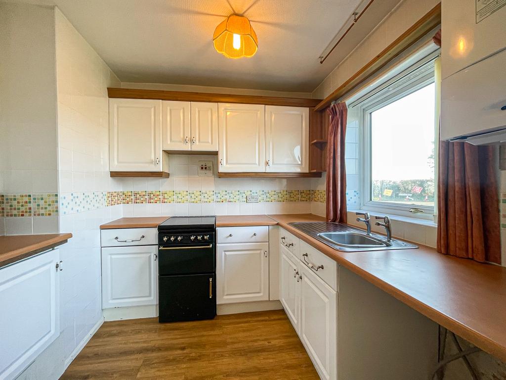 28 Crest Ct - Kitchen