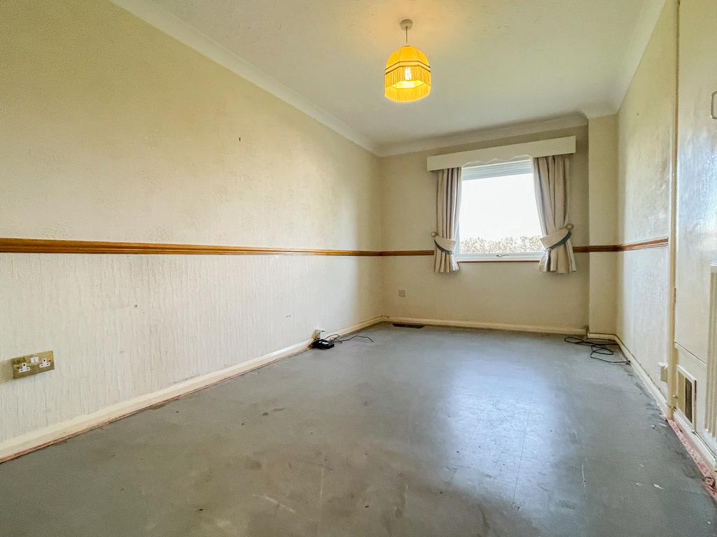 28 Crest Ct - Bedroom
