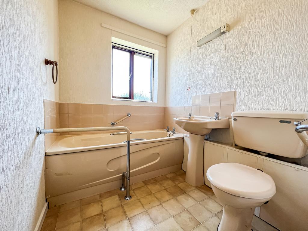 12 Jamieson Court - bathroom-2