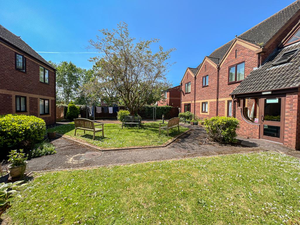 12 Jamieson Court - garden-2
