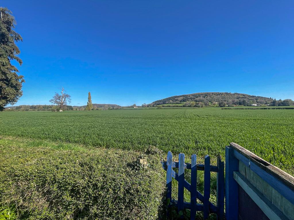 Glebe Close, Credenhill, Hereford, Herefordshire 5 bed semidetached