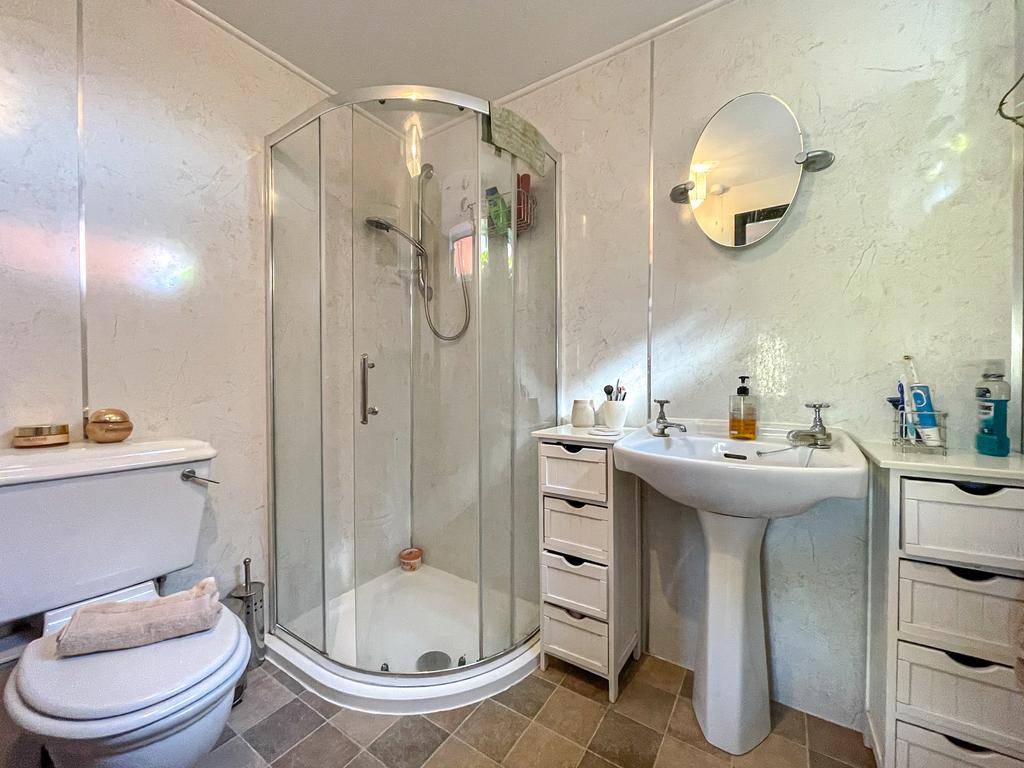 58 Glebe Close   Ensuite