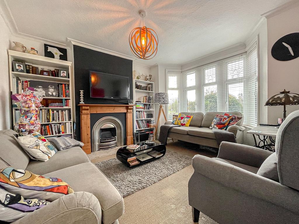 289 Ledbury Road   Living room