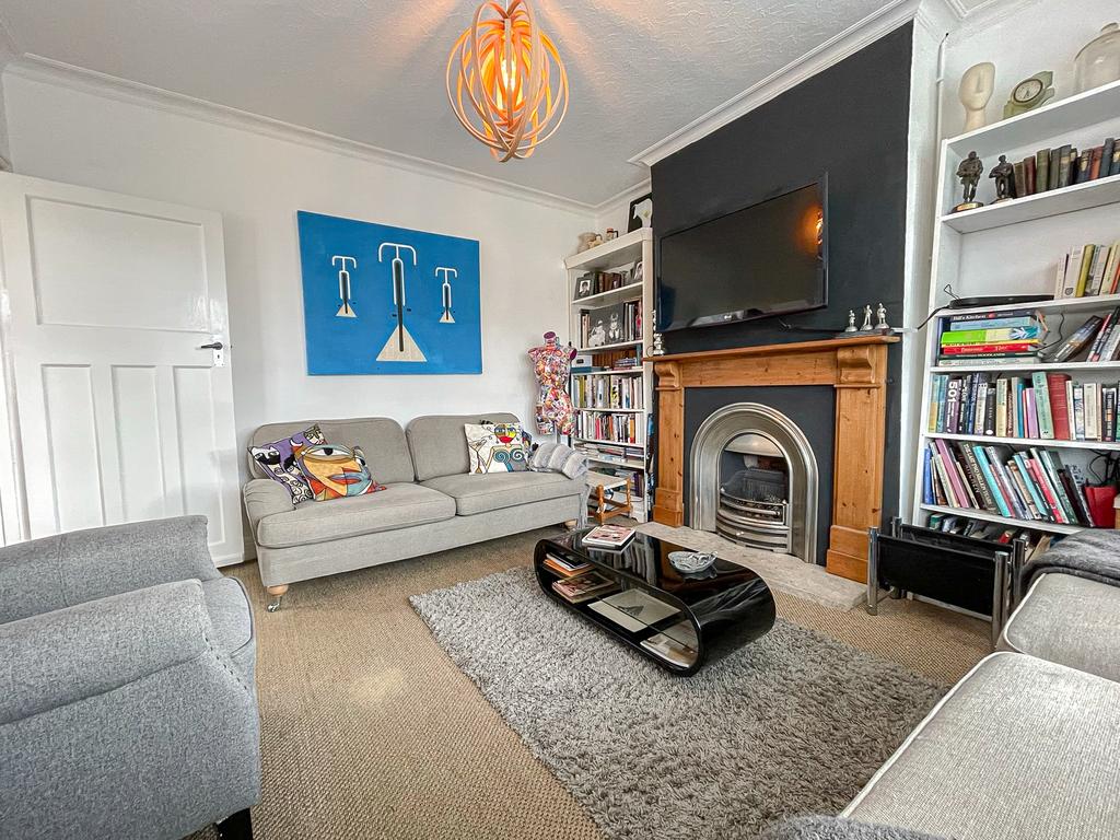 289 Ledbury Road   Living room (2)