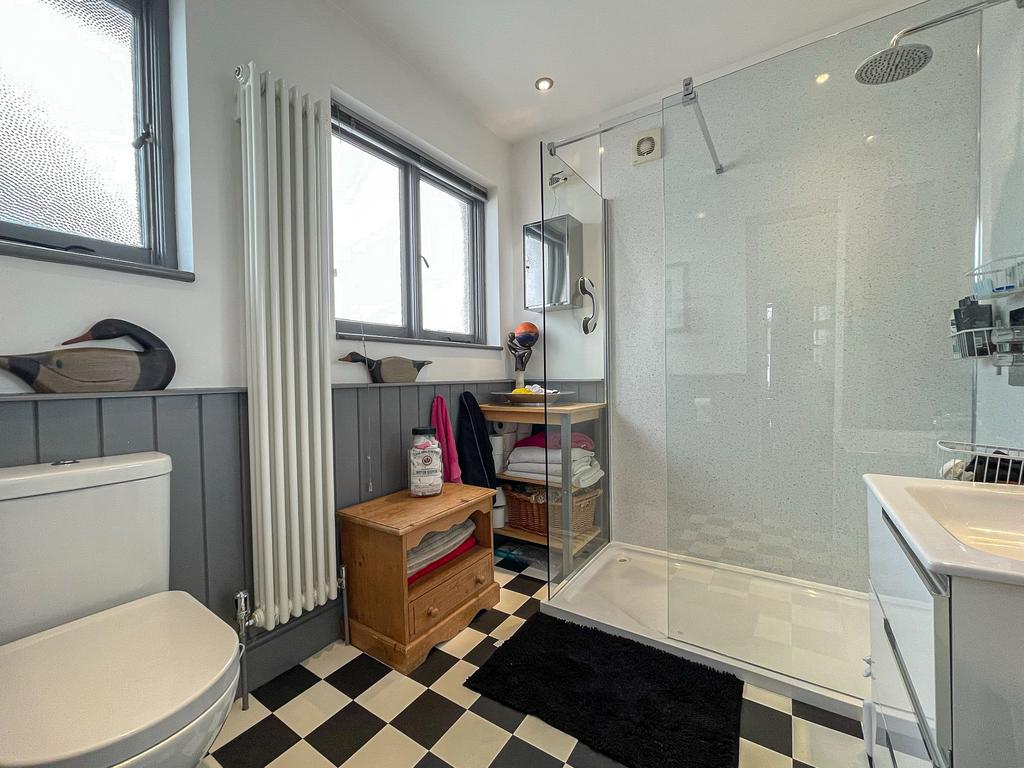 289 Ledbury Road   Shower room