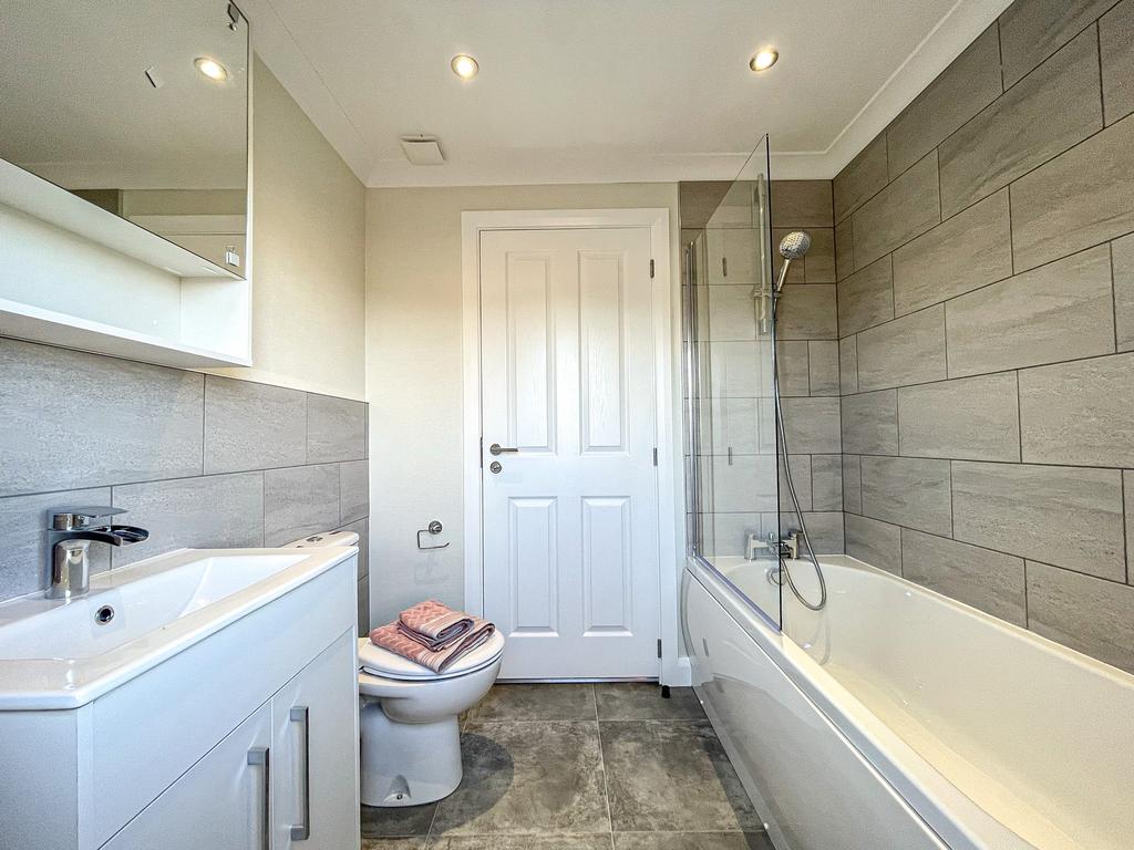 Plot 3 Green Crize   Bathroom