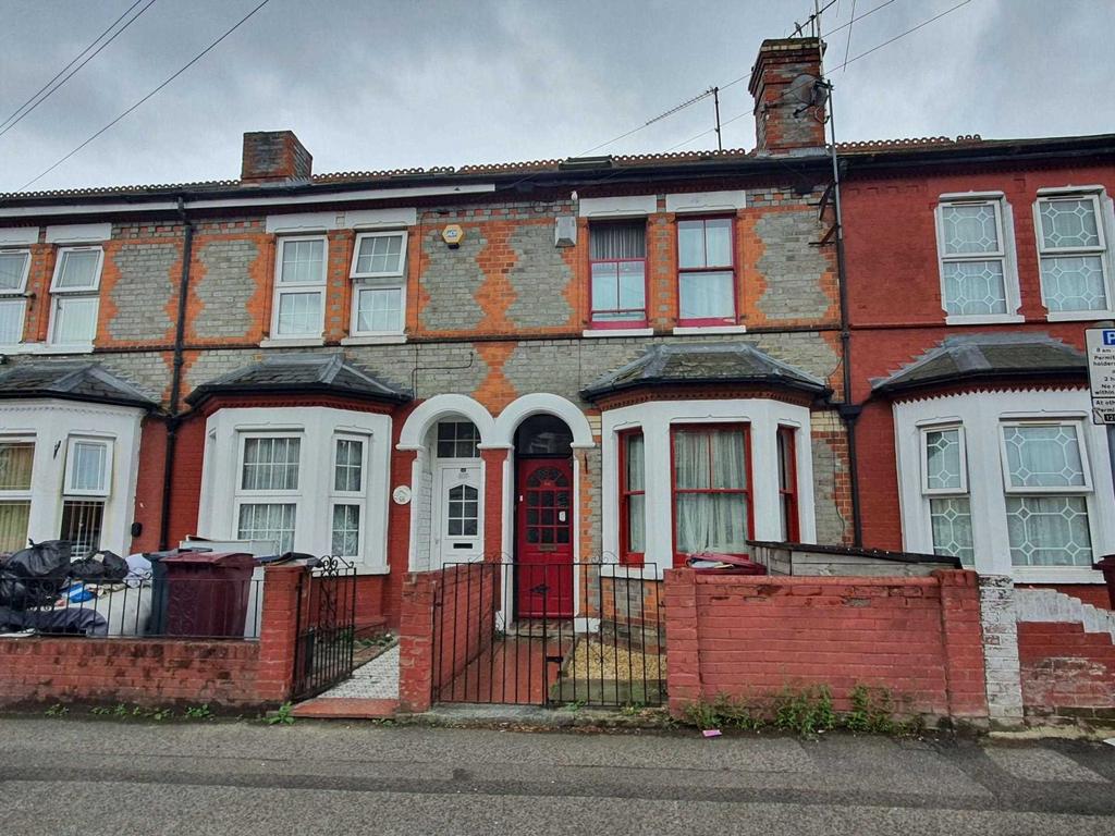 Radstock Road, Reading RG1 4 bed terraced house for sale £360,000